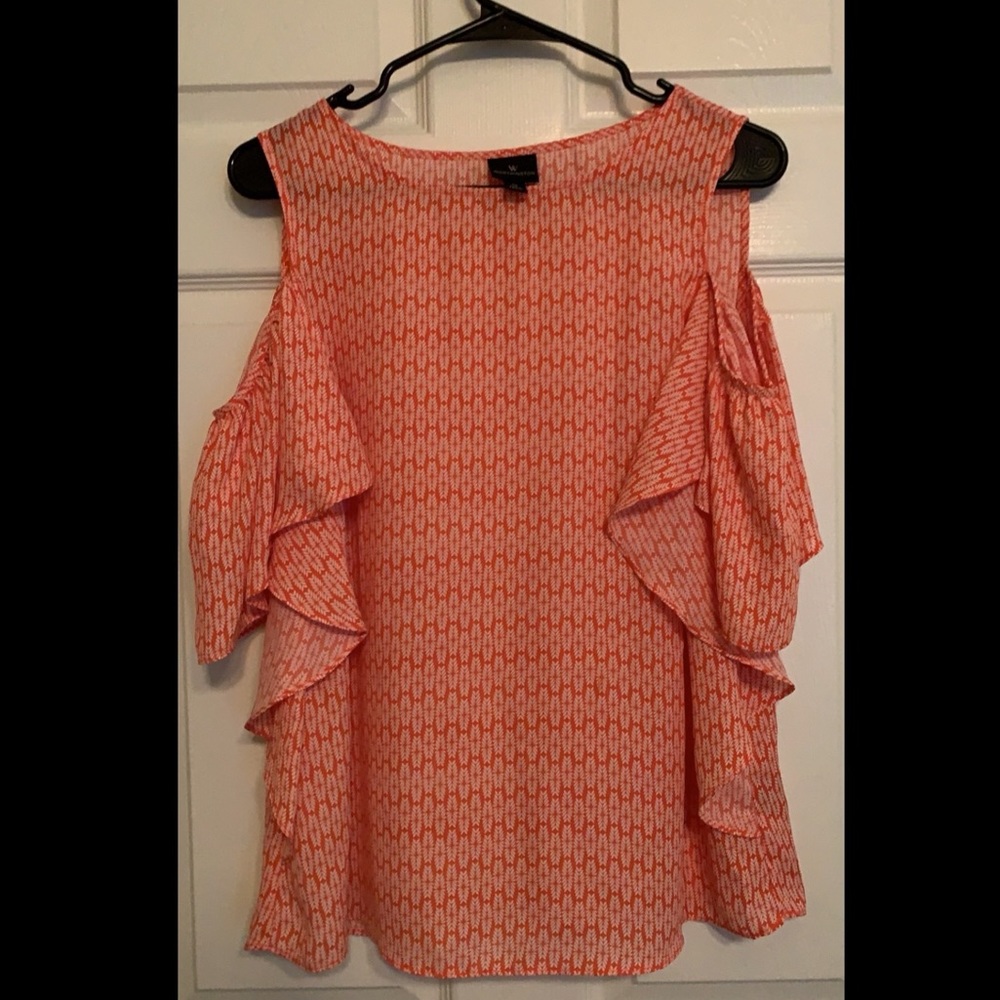 Shoulder-less Top